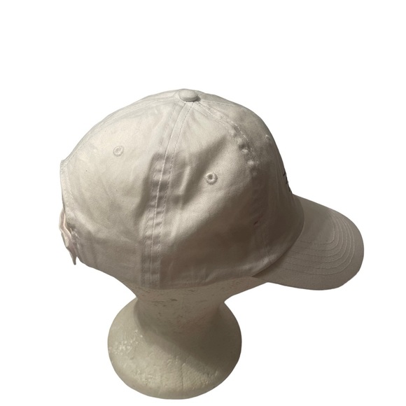 White Adjustable Hat With a Rainbow Heart - Picture 6 of 8
